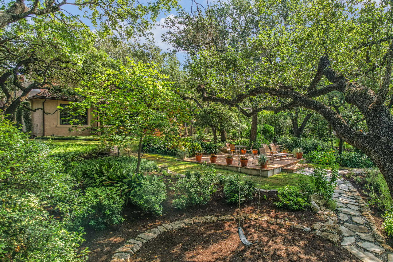 8705 Mendocino Dr
