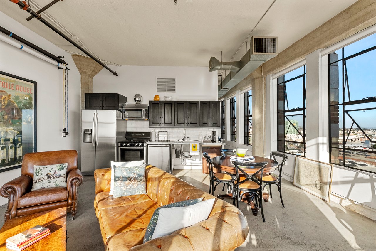 315 E 8th St Unit: 1004