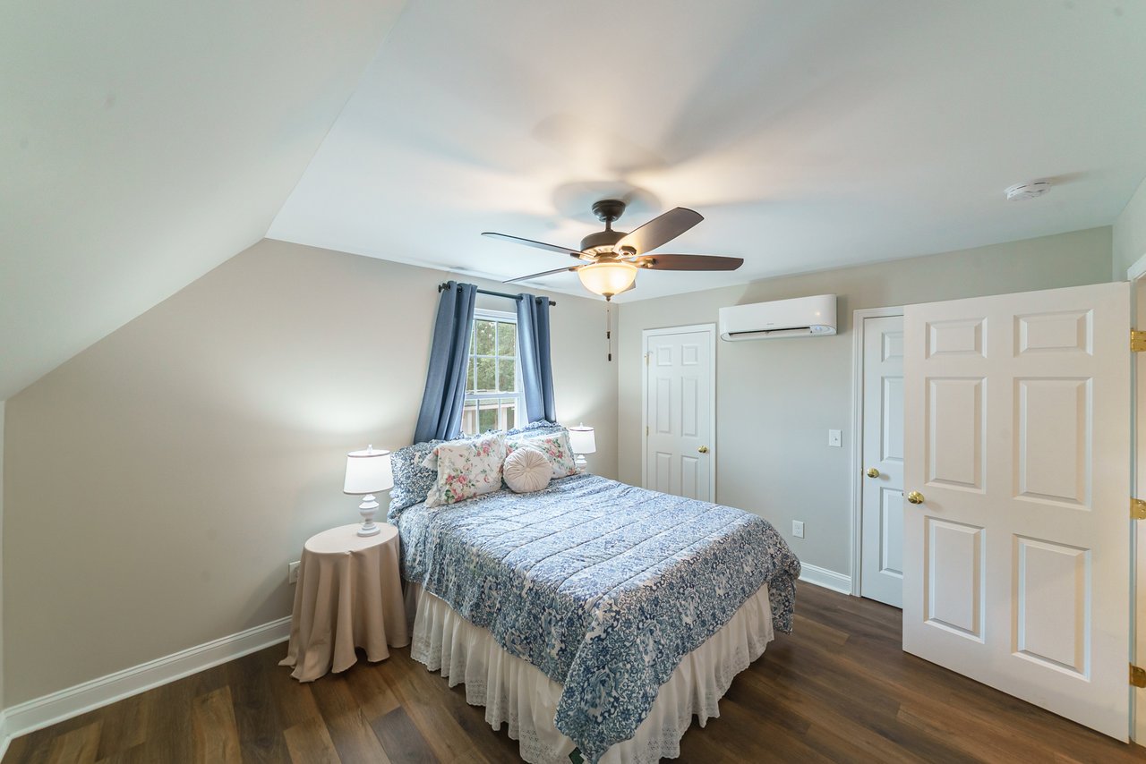 29-Acre Equestrian Estate with 14-Stall Barn