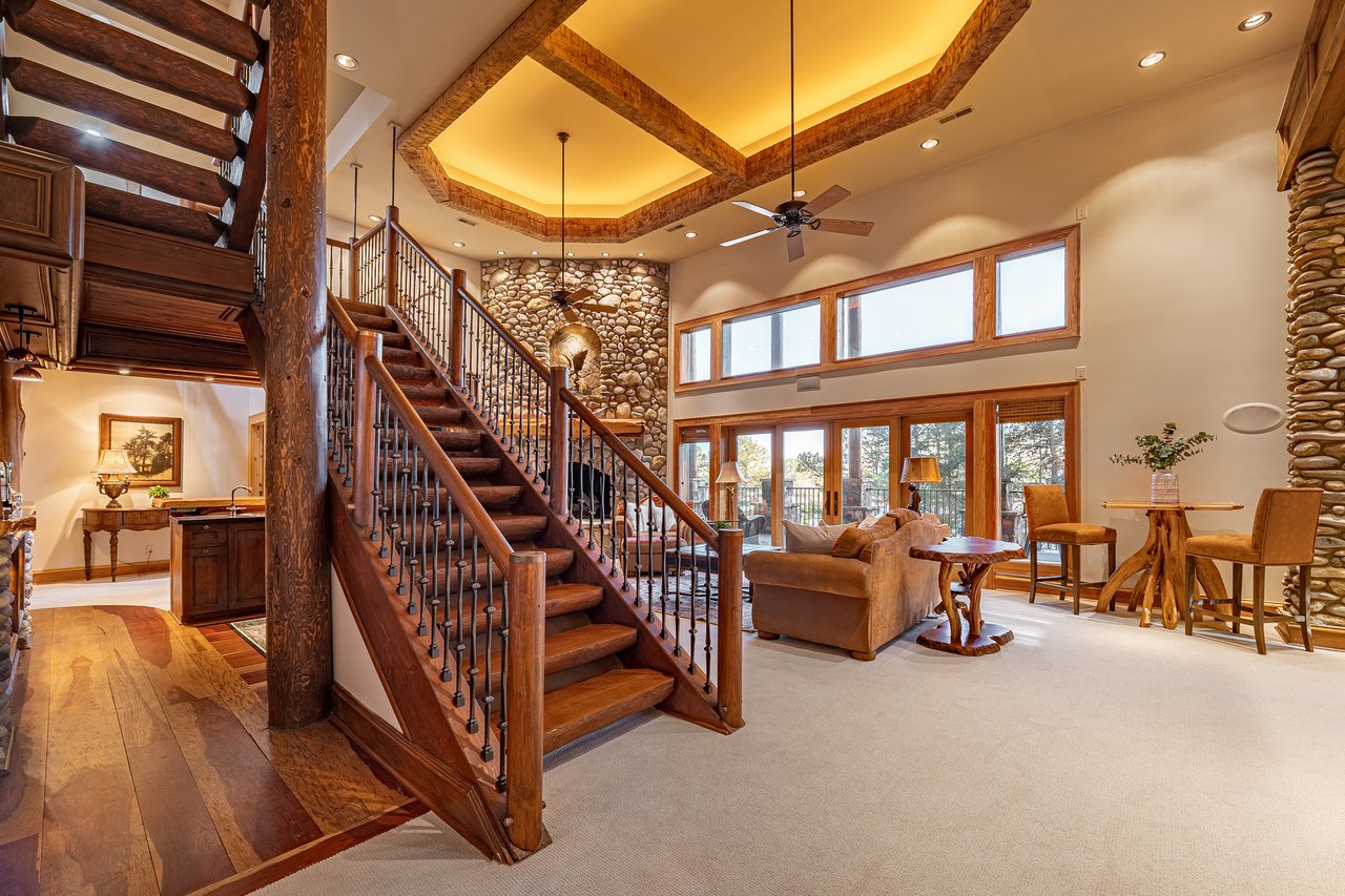 3406 Thunder Point