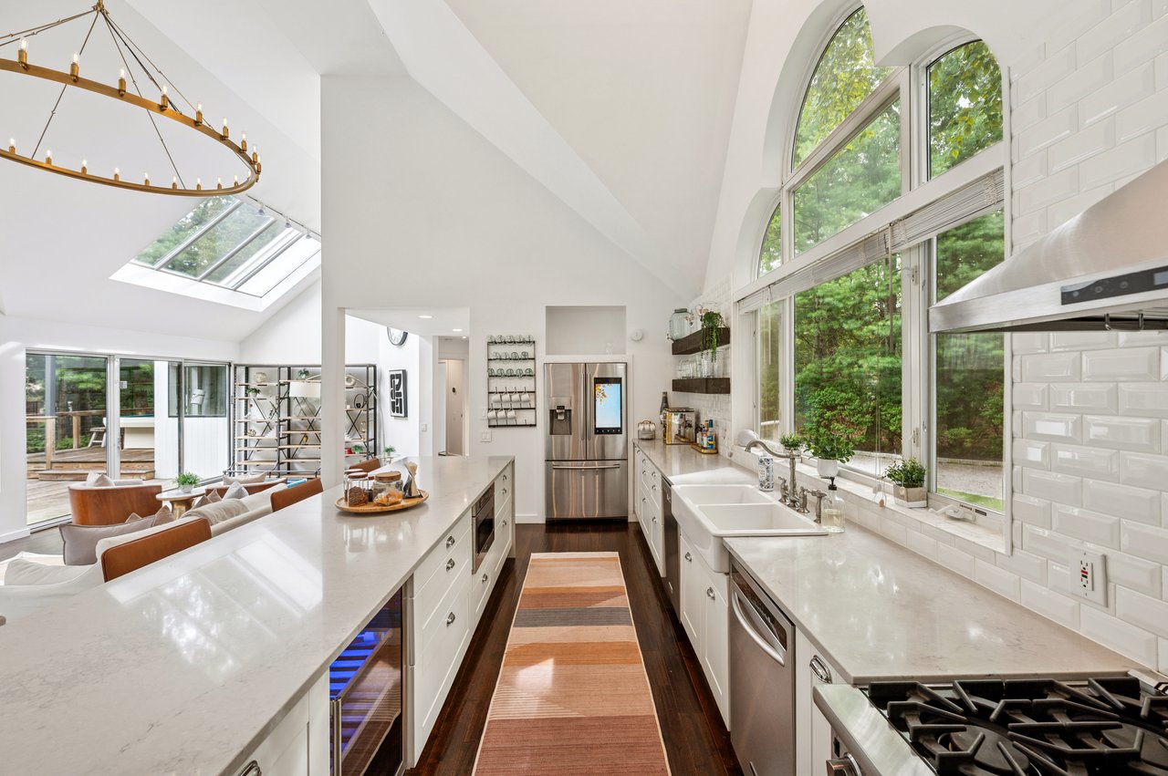 707 Hands Creek Road