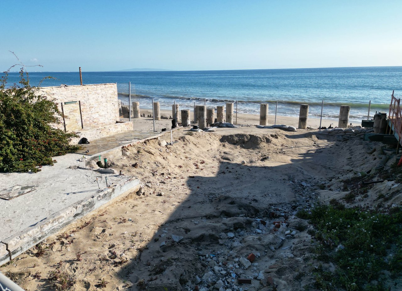 21644 Pacific Coast Hwy