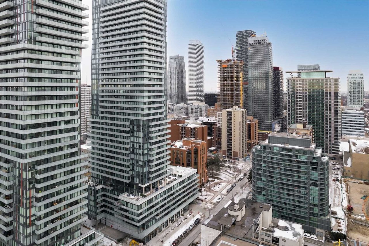 161 Roehampton Ave Suite: 520