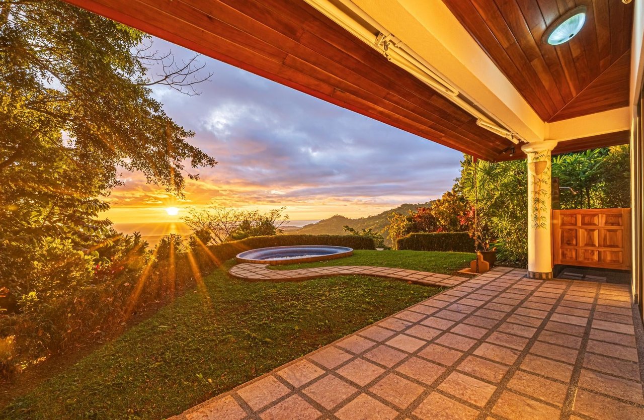 Private Gated Ocean View Estate, Ojochal, Puntarenas
