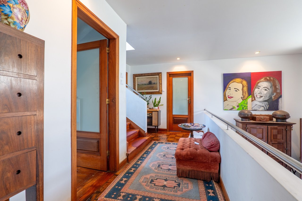 Luxury Four-Story Home in Foz do Douro, Porto with Ocean Views and Beach Proximity