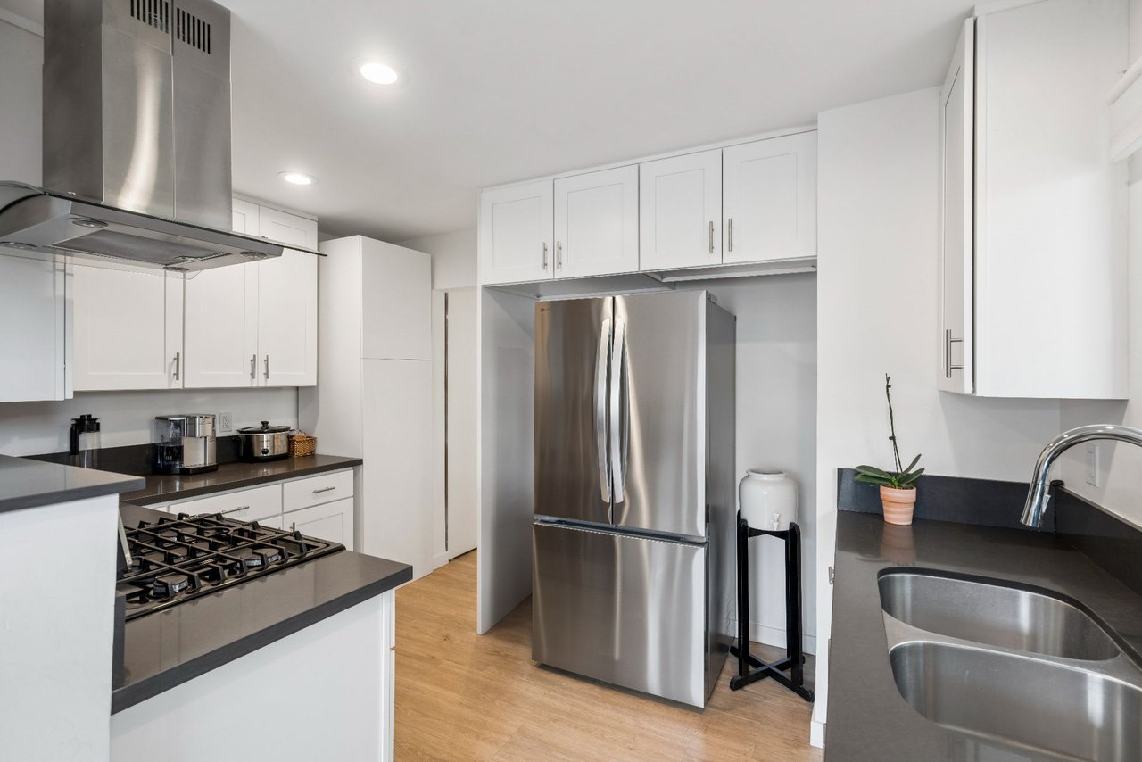 782 W 18th Street