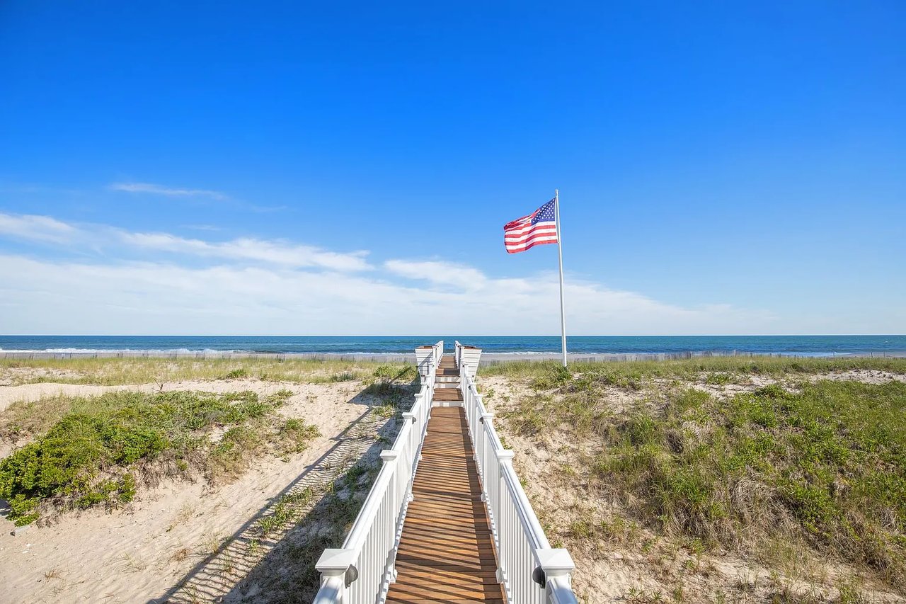 743 Dune Rd