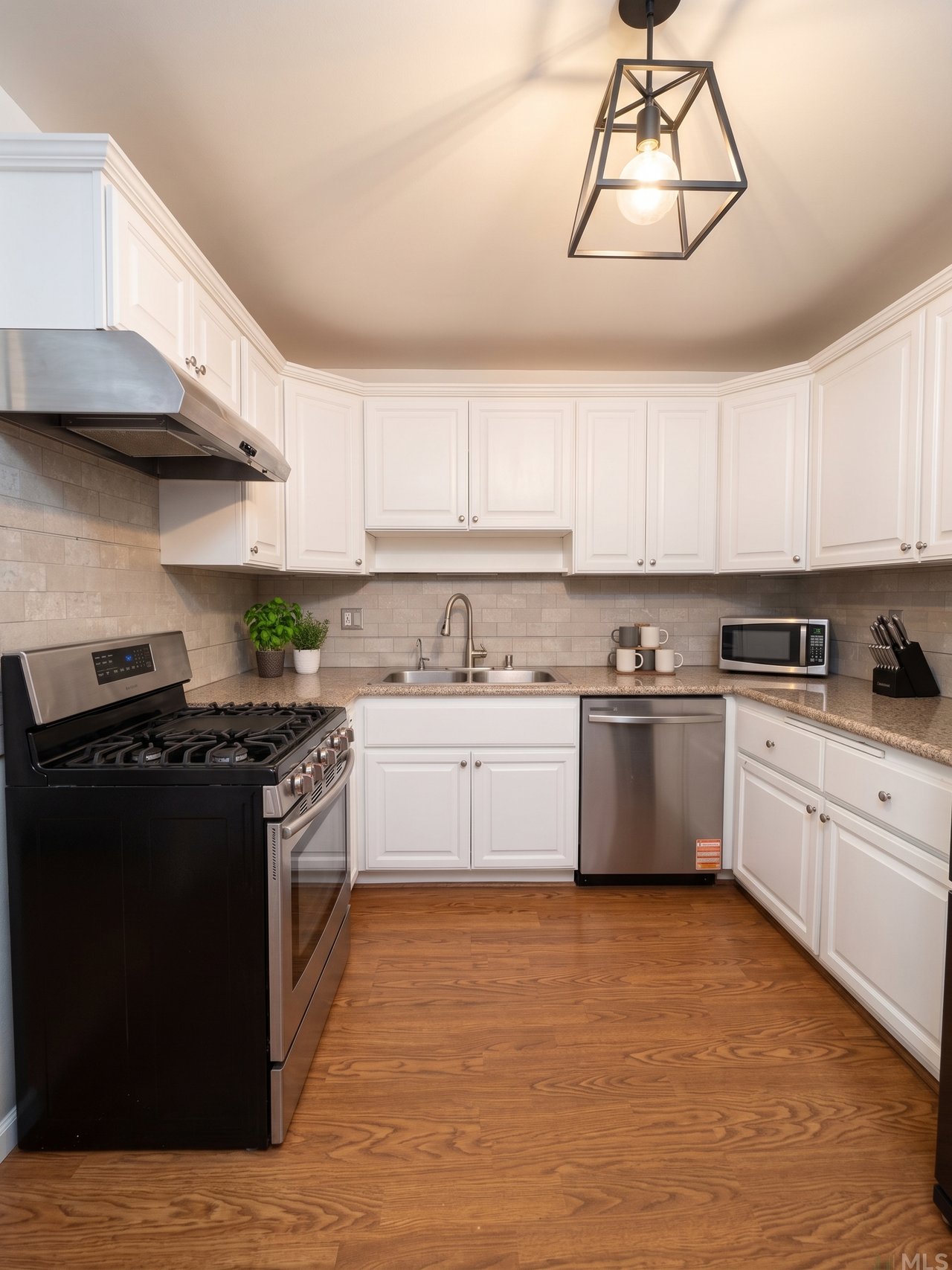 1336 Yale Street, APT 6 Santa Monica, CA 90404