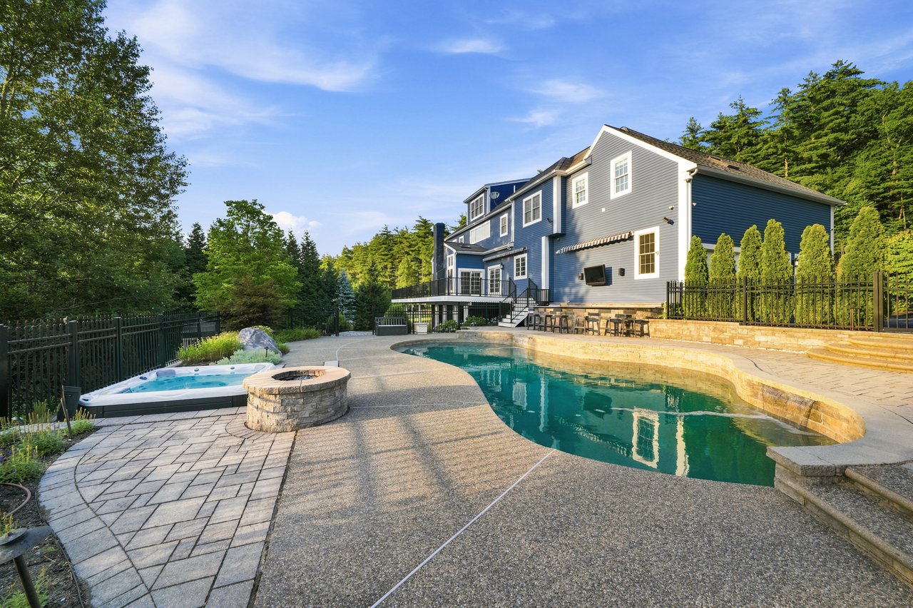 25 Collins Rd