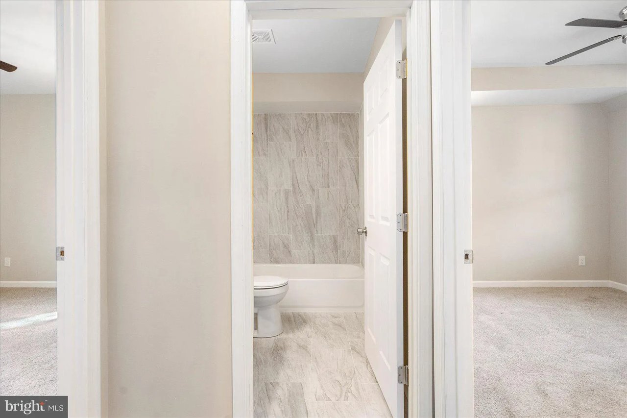 2725 E. Strathmore Ave