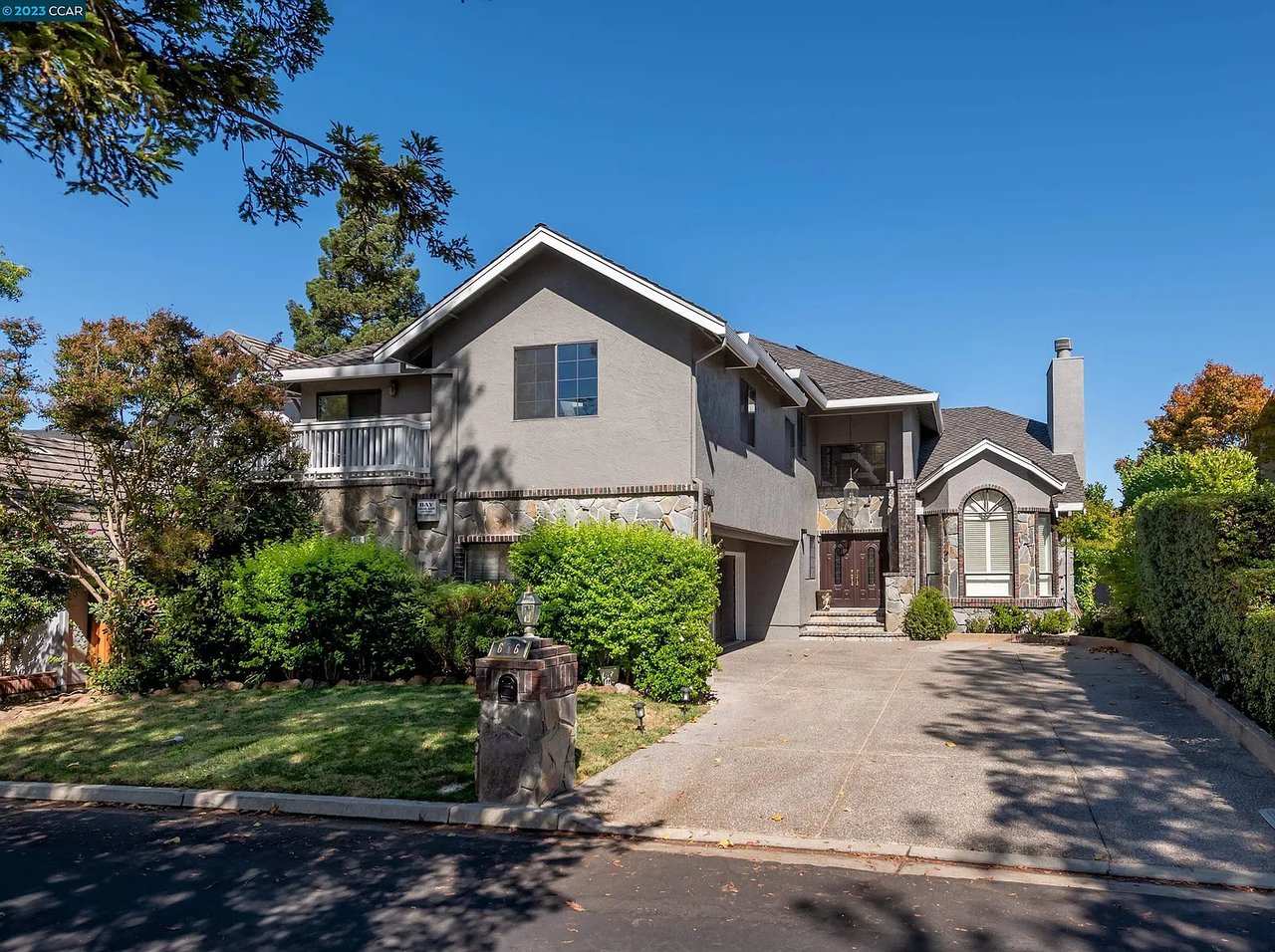 676 Blue Spruce Dr