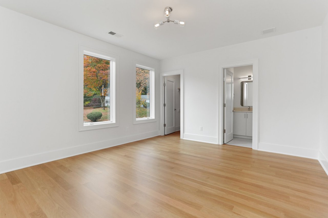 10 Bolton Lane