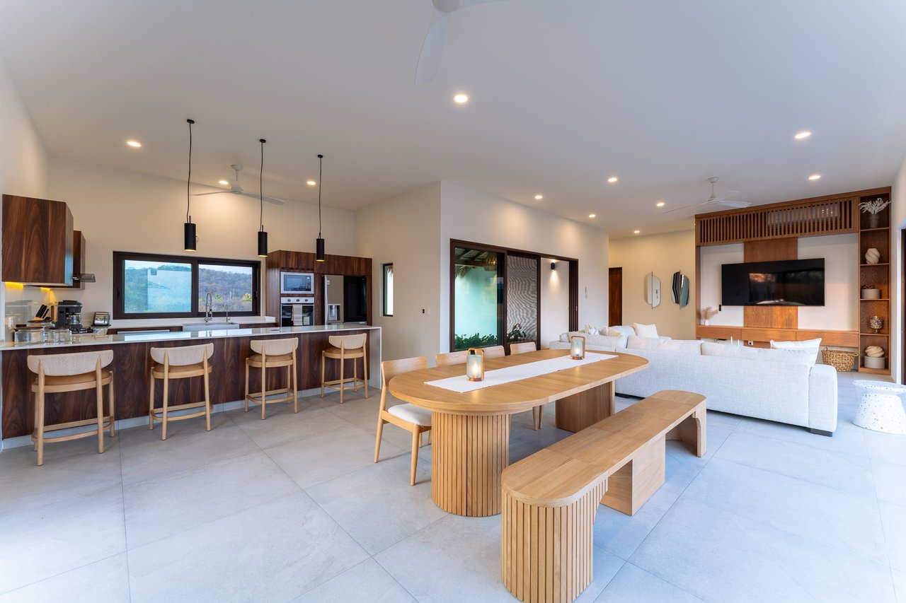 5 Bedroom, Single Family Home, La Cañada Casa A 