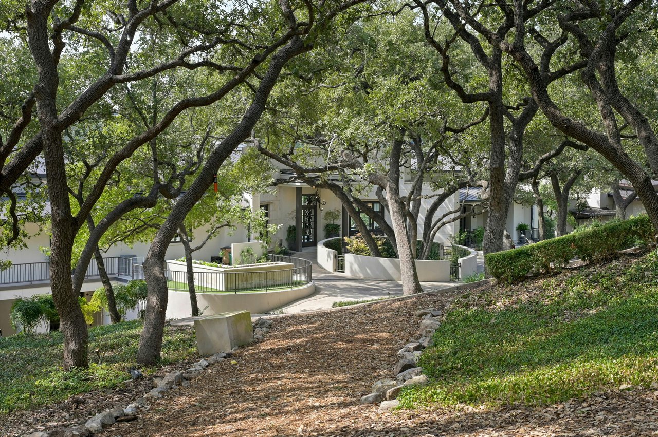 4705 & 4709 Island CV