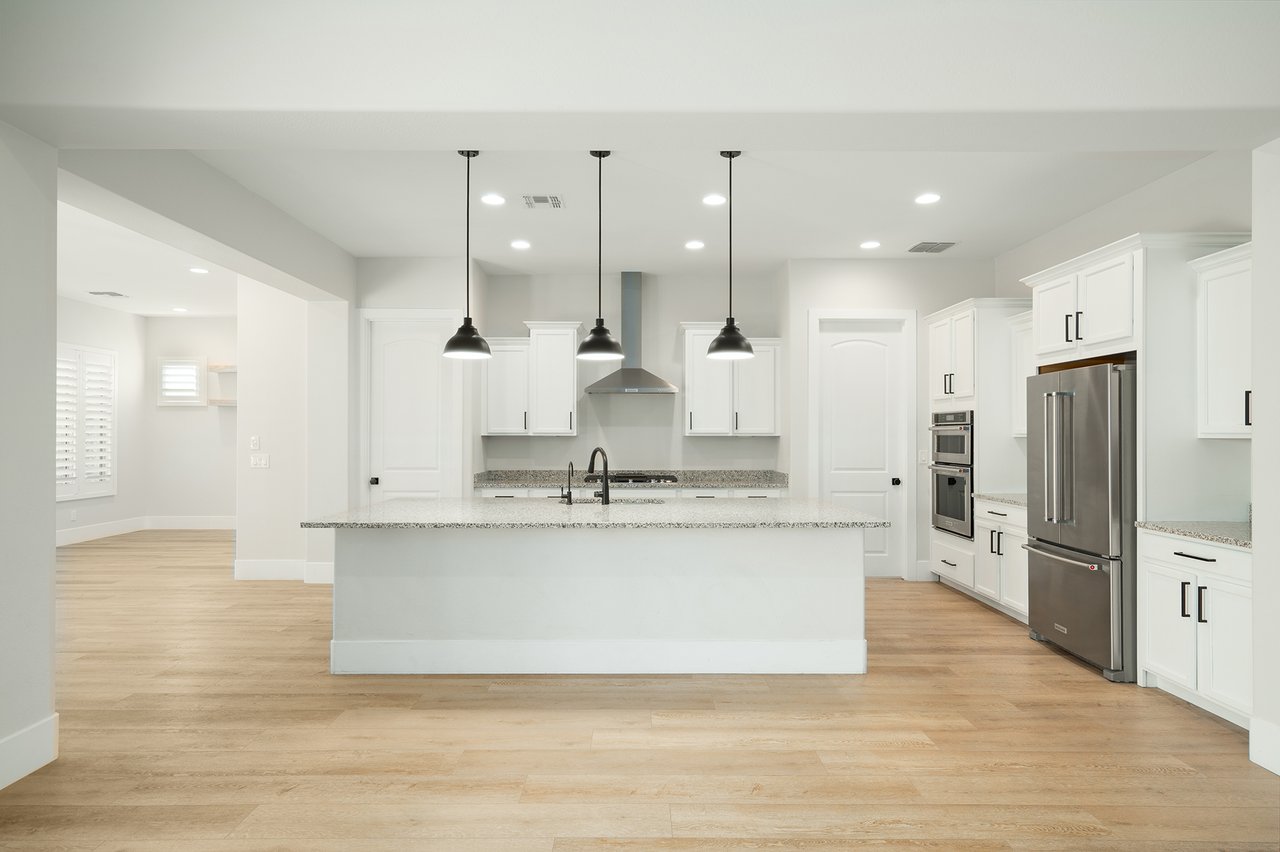 5537 E VIA CABALLO BLANCO