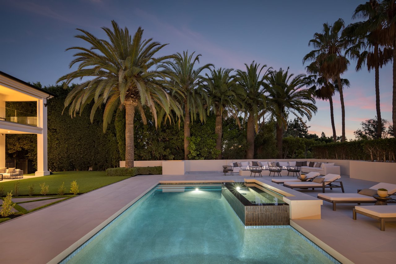 917 N Crescent Dr, Beverly Hills