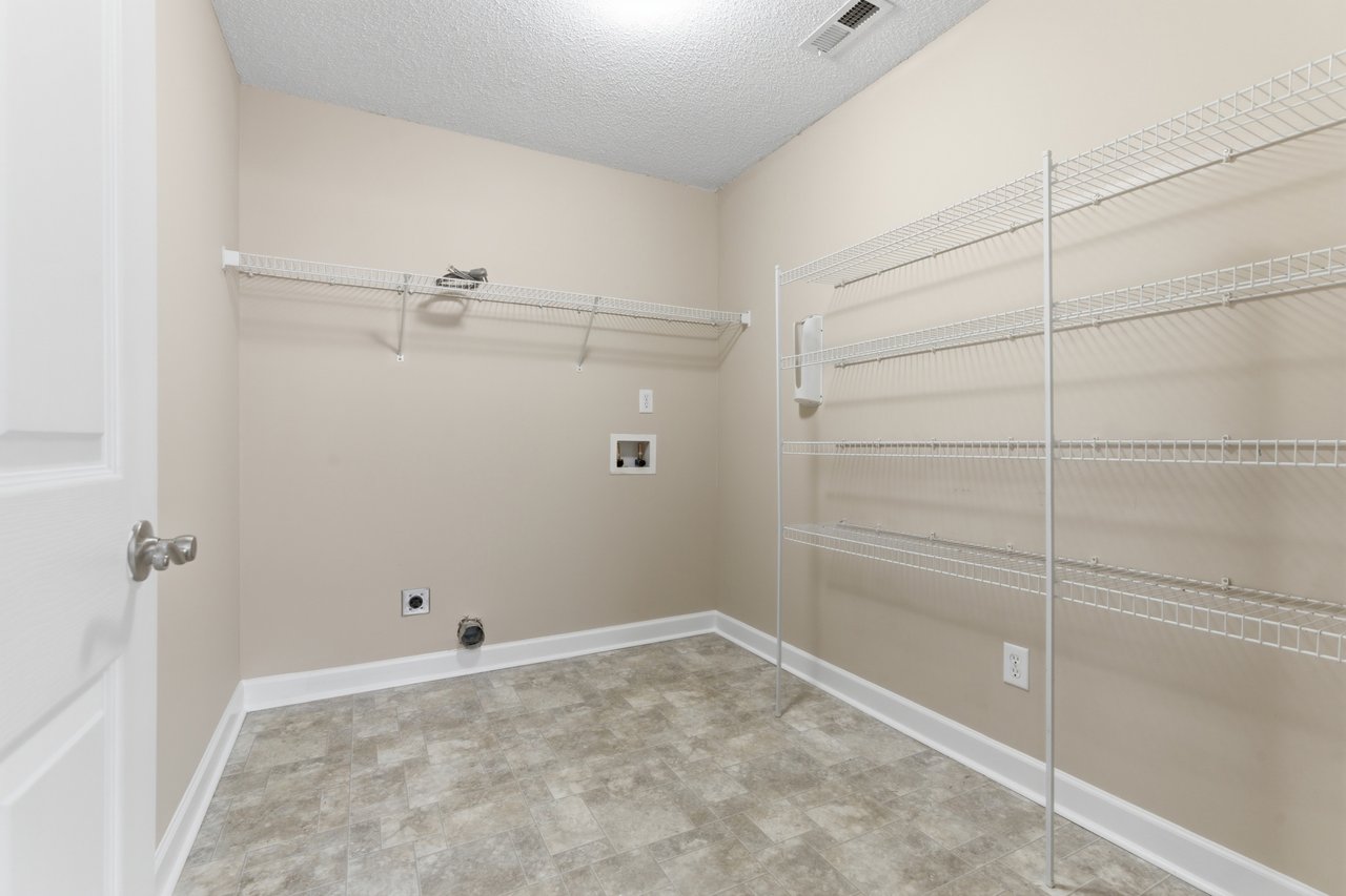 3 Bed 2 Bath Toney Property with Fully Fenced Yard!