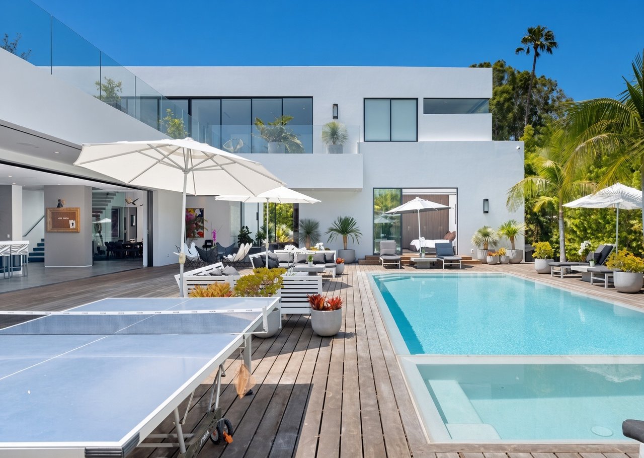 9570 Sunset Blvd