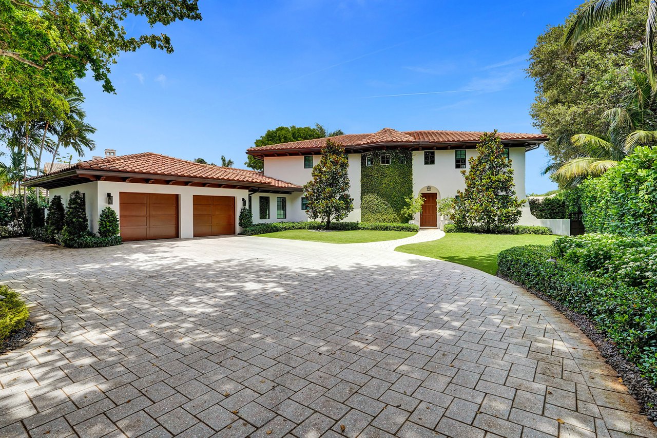 SOLD: A Stunning Lakefront Estate in the Heart of Sea Ranch Lakes