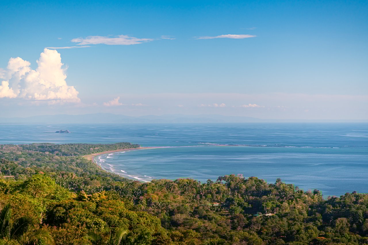 Casa Vista Harmonia, Legendary Ocean Views and Sustainable Living!