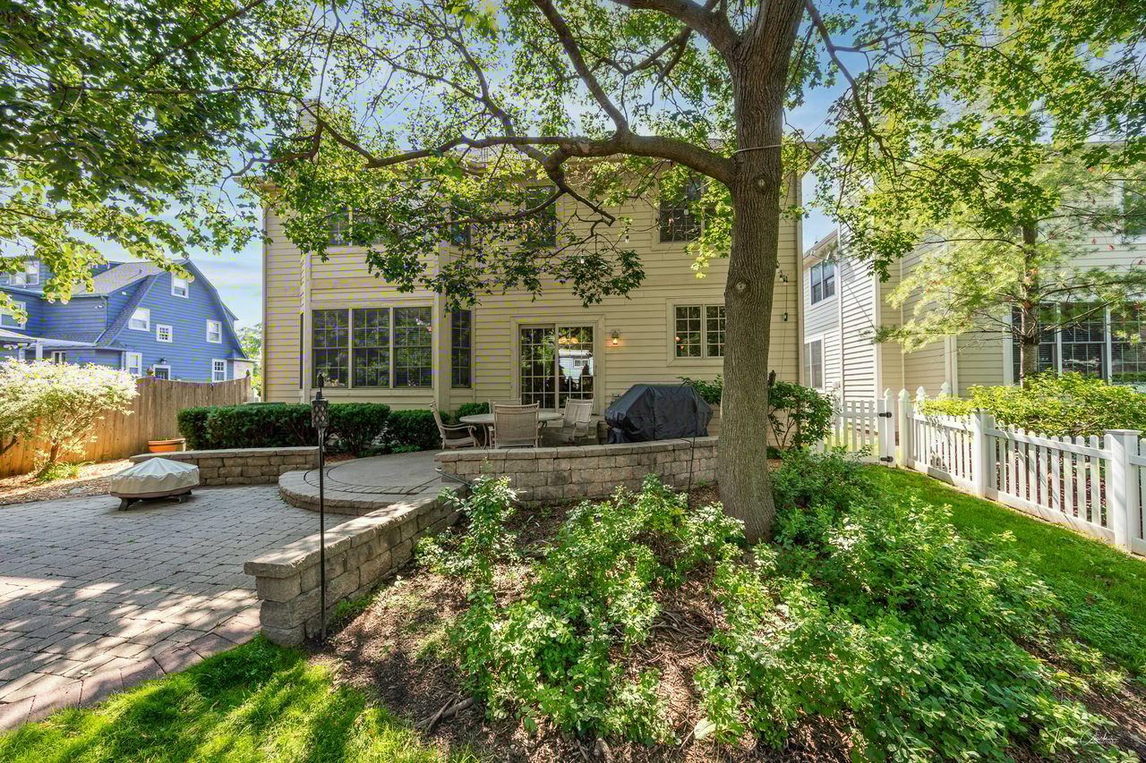 4037 Main Street