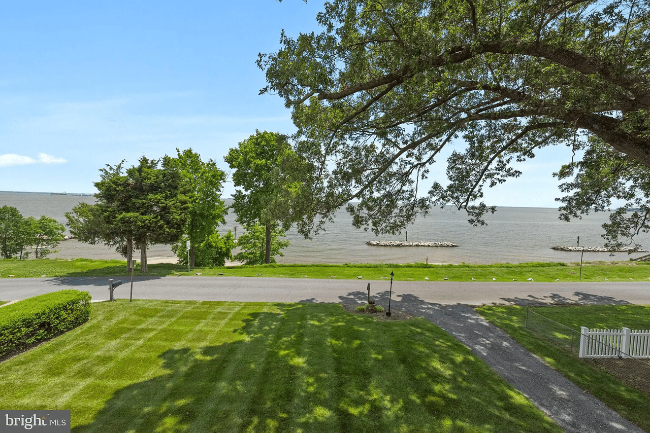 57 Bay Dr