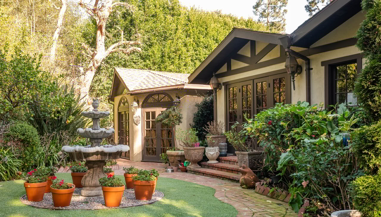 9415 Cherokee Ln, Beverly Hills