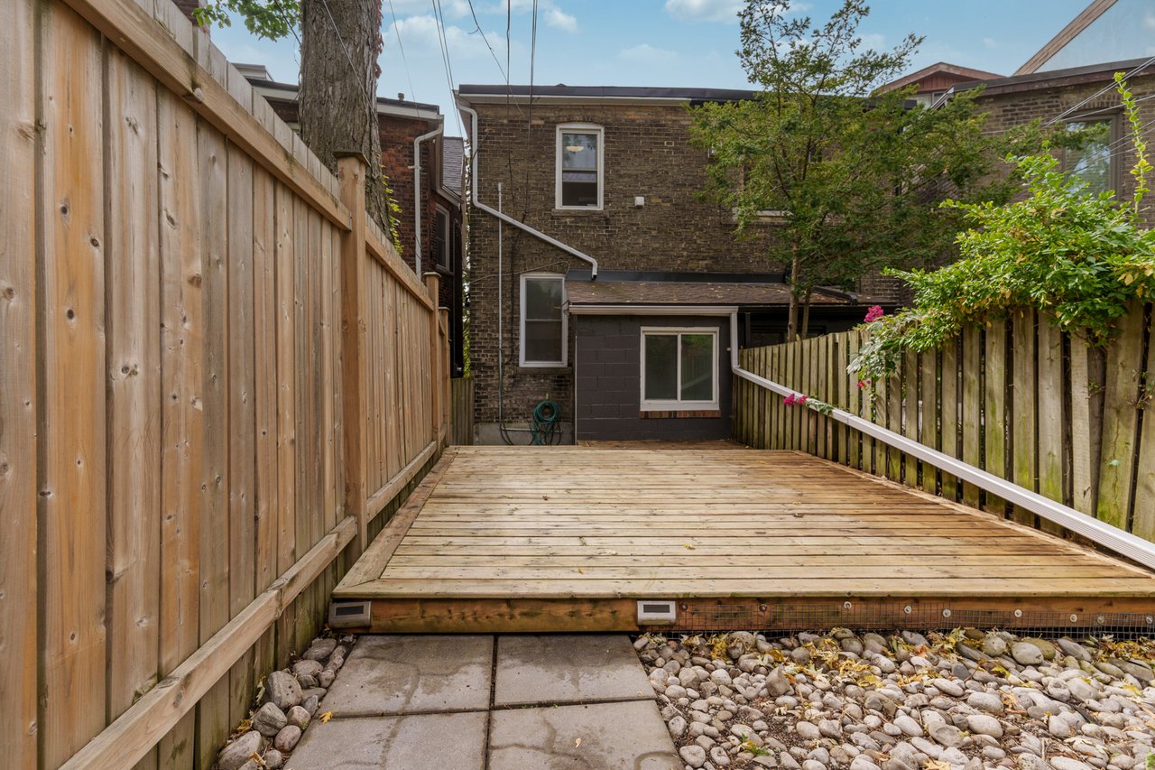 15 Indian Road Cres, Basement