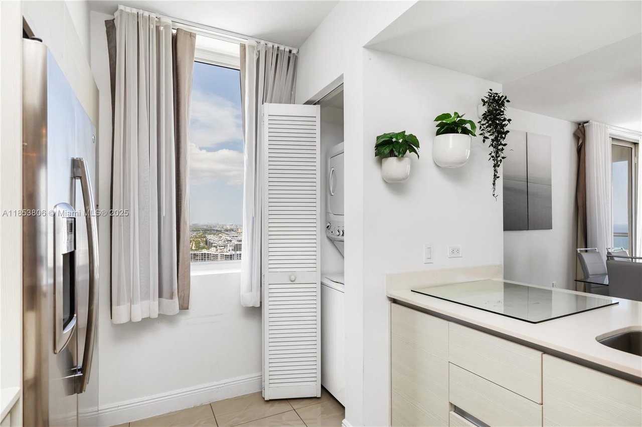 2600 E Hallandale Beach Blvd #2702