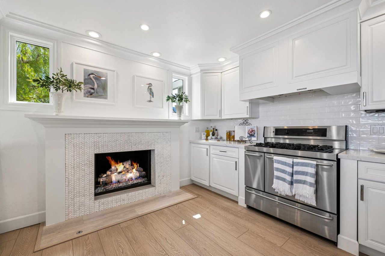 427 Riviera Circle
