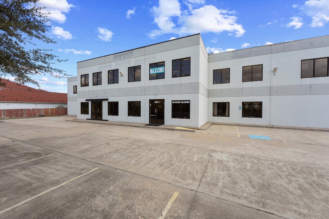 11820 S Sam Houston Pkwy W