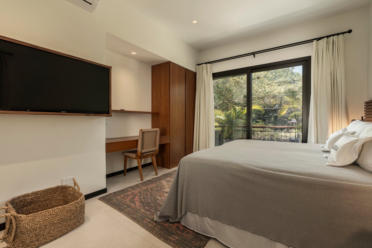 Villa Solana: Modern Luxury Steps from Playa Mansita in Hacienda Pinilla