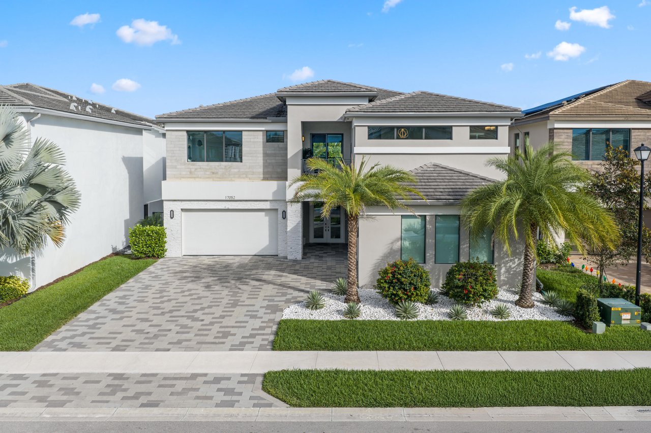 7052 Rainbow Falls Trail