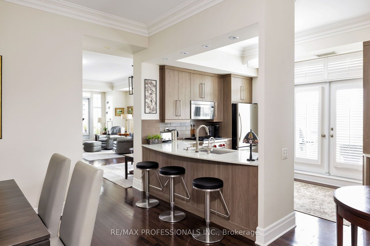 CONDO LIVING IN LUXURY 