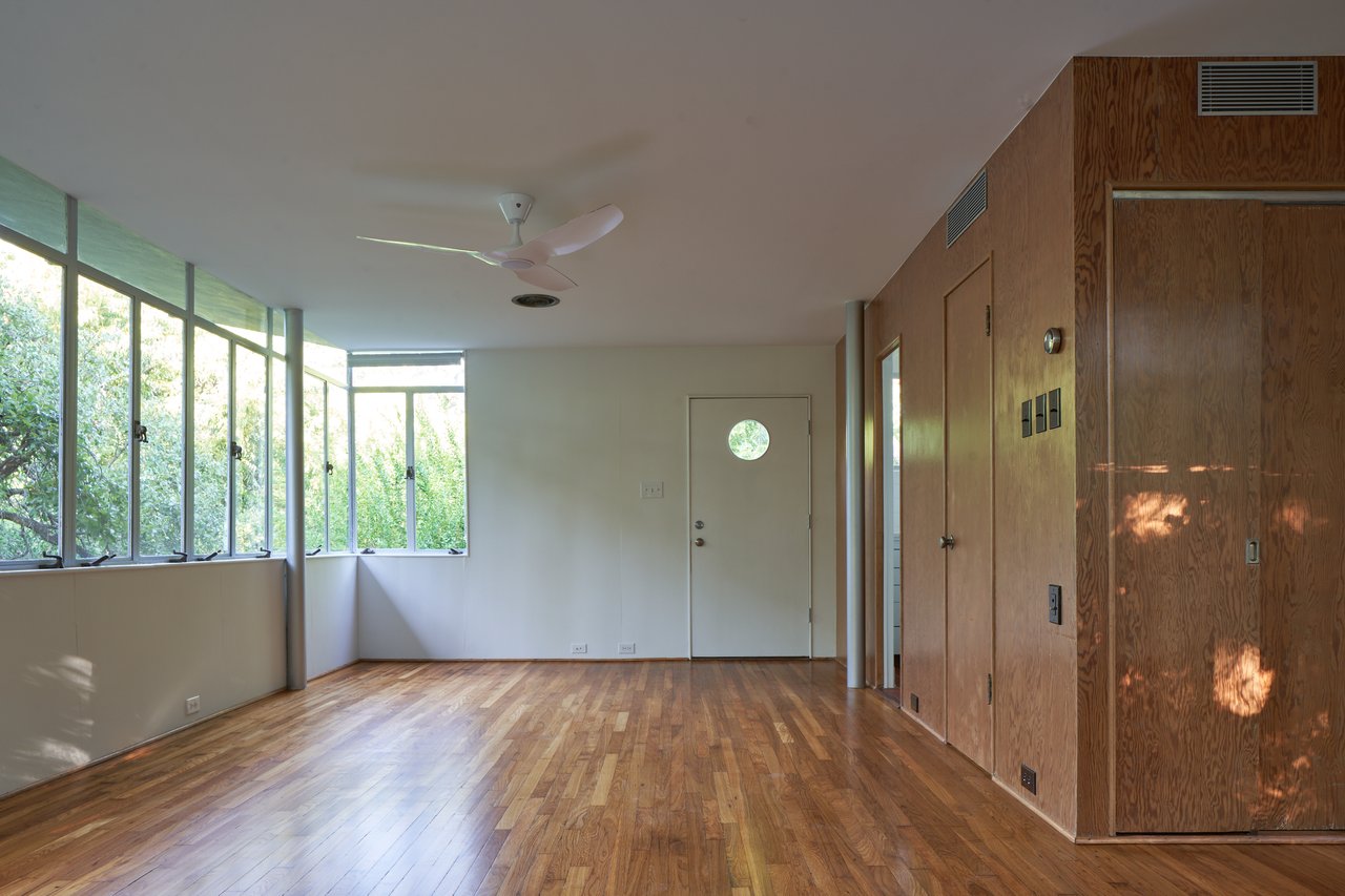 The Perch - Rare International style Architecture in Austin 