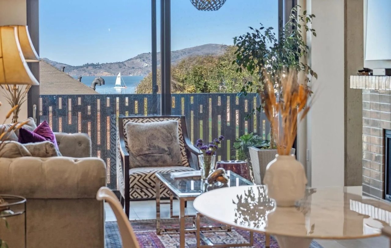 1598 Bay