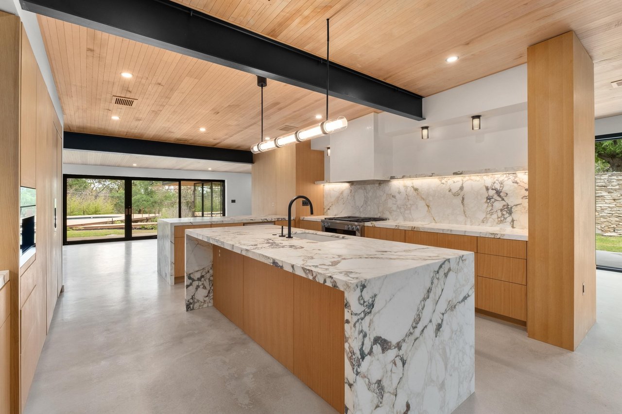 203 Wildcat Hollow and 100 Redbud Trail