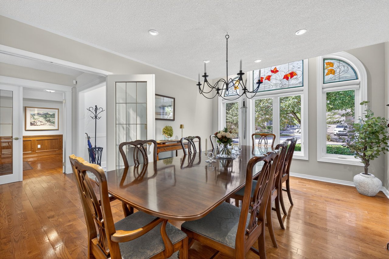 6 Falling Leaf Crt, Aurora