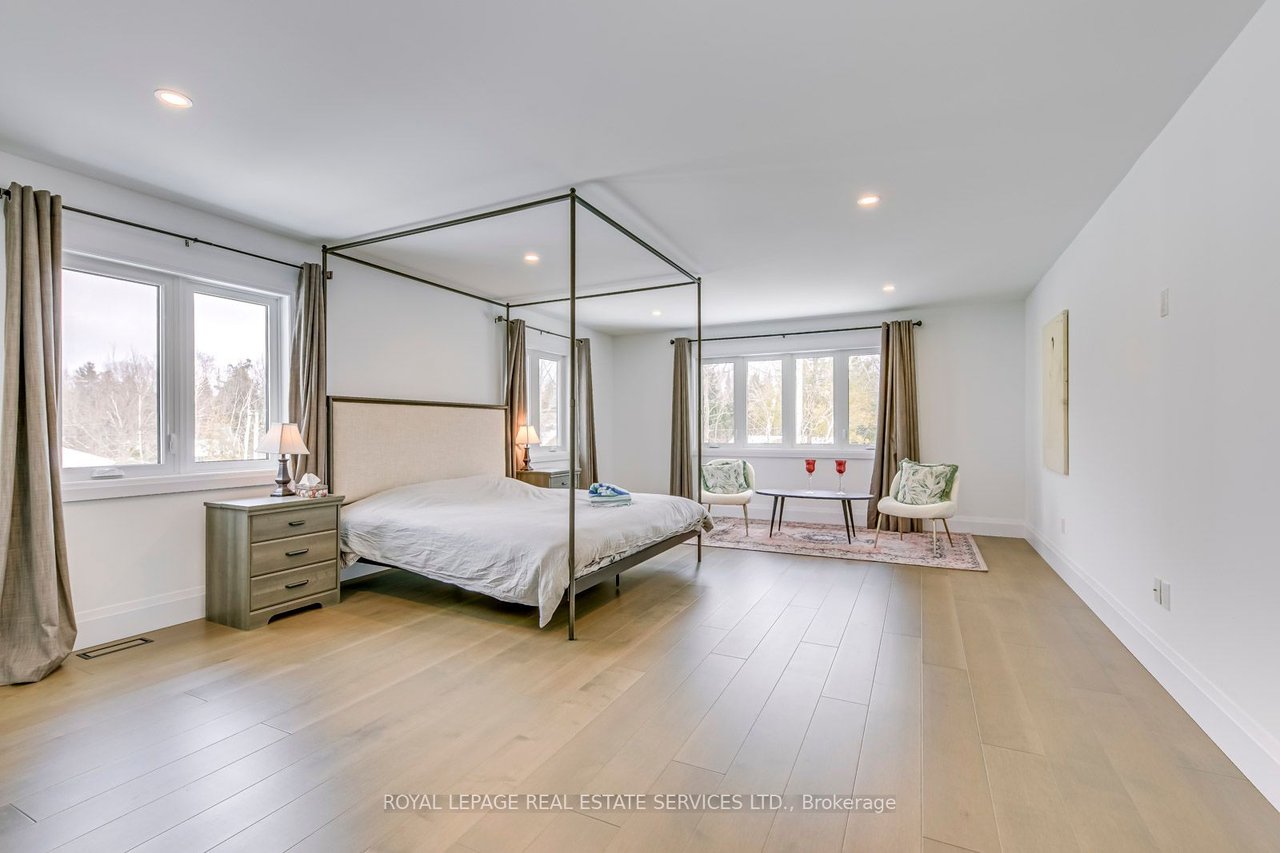 2 Couchiching Cres