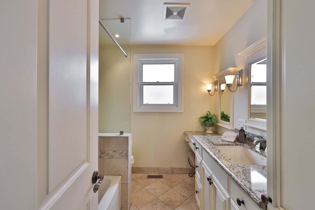 502 Bohemia Crescent, Oakville