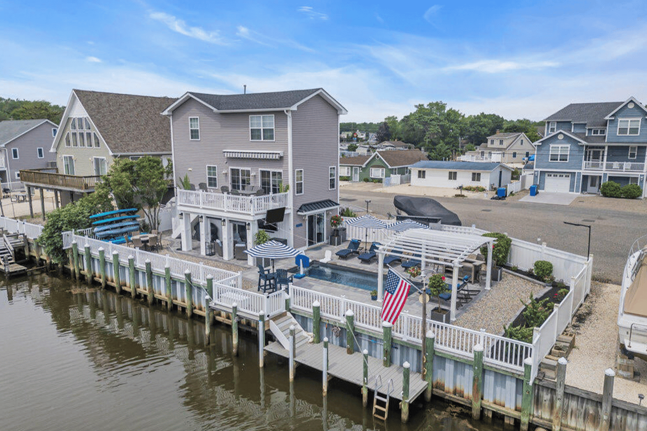 917 Jane Drive, Beach Haven West