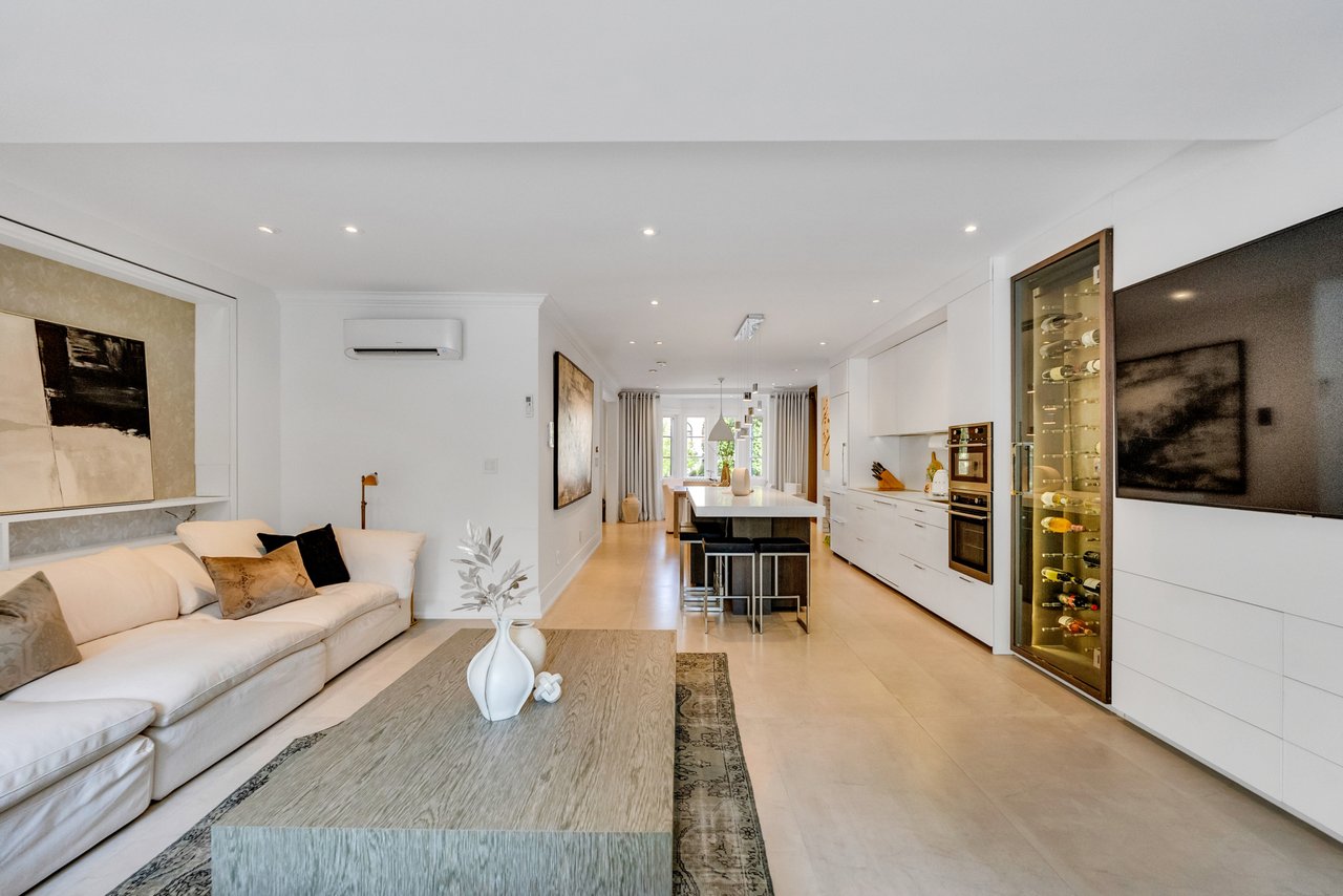 Gorgeous Upgraded Residence