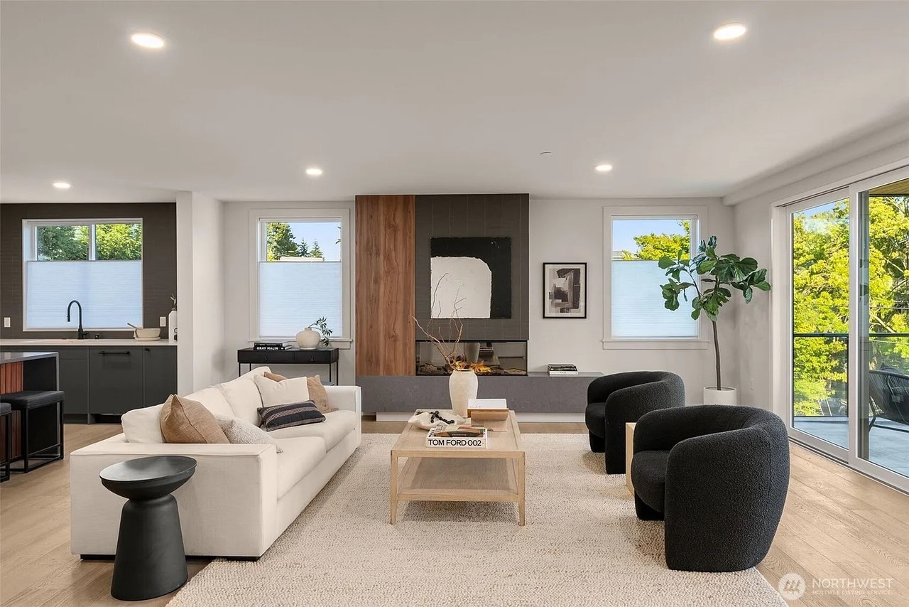 238 4th Avenue #300