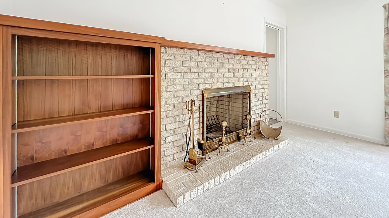 Mid-Century Modern 4-Bedroom in Dommerich Hills, Maitland