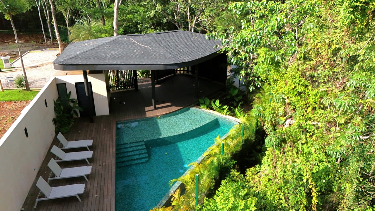 Gated Community Lots Walking Distance to Avellanas