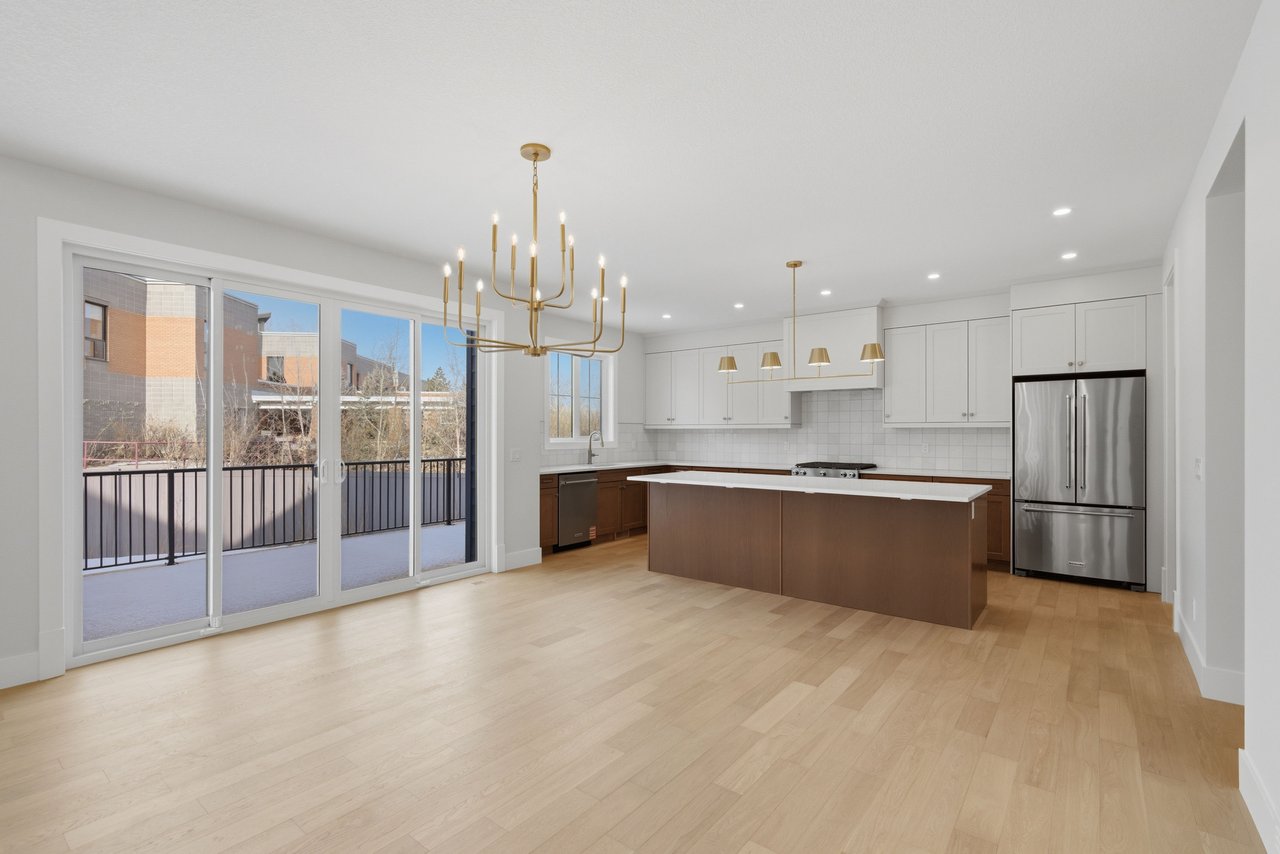 378 Bessborough Drive SW