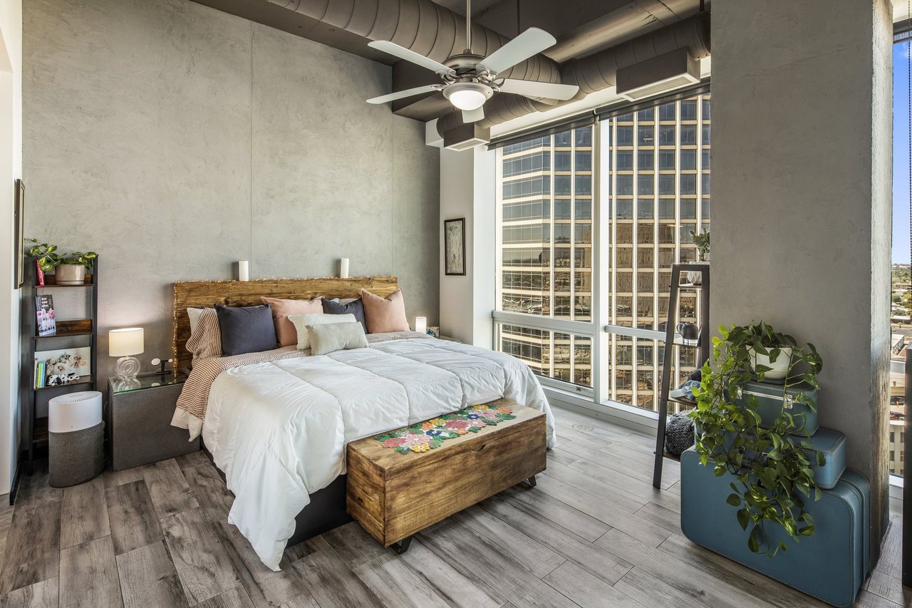 1 E Lexington Avenue 1209