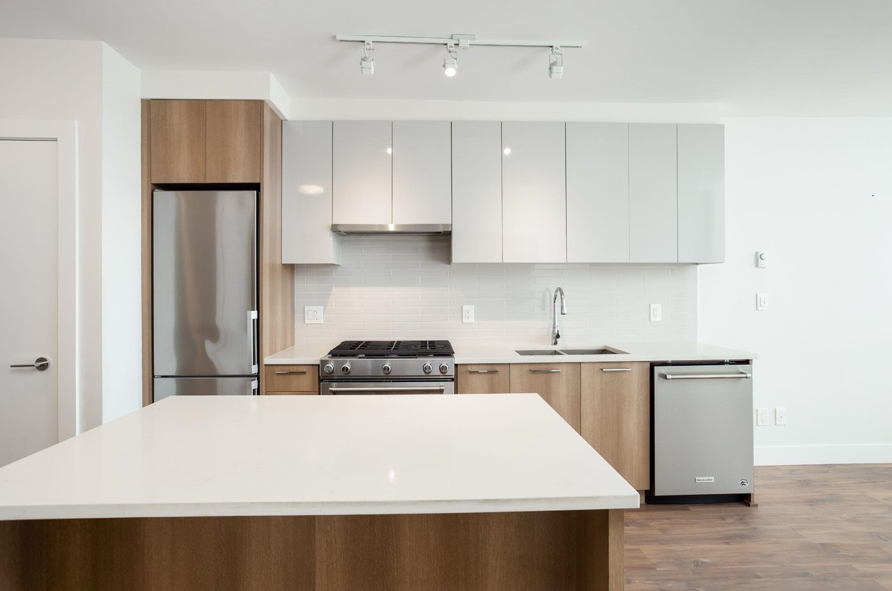 258 Nelson's Ct, #411