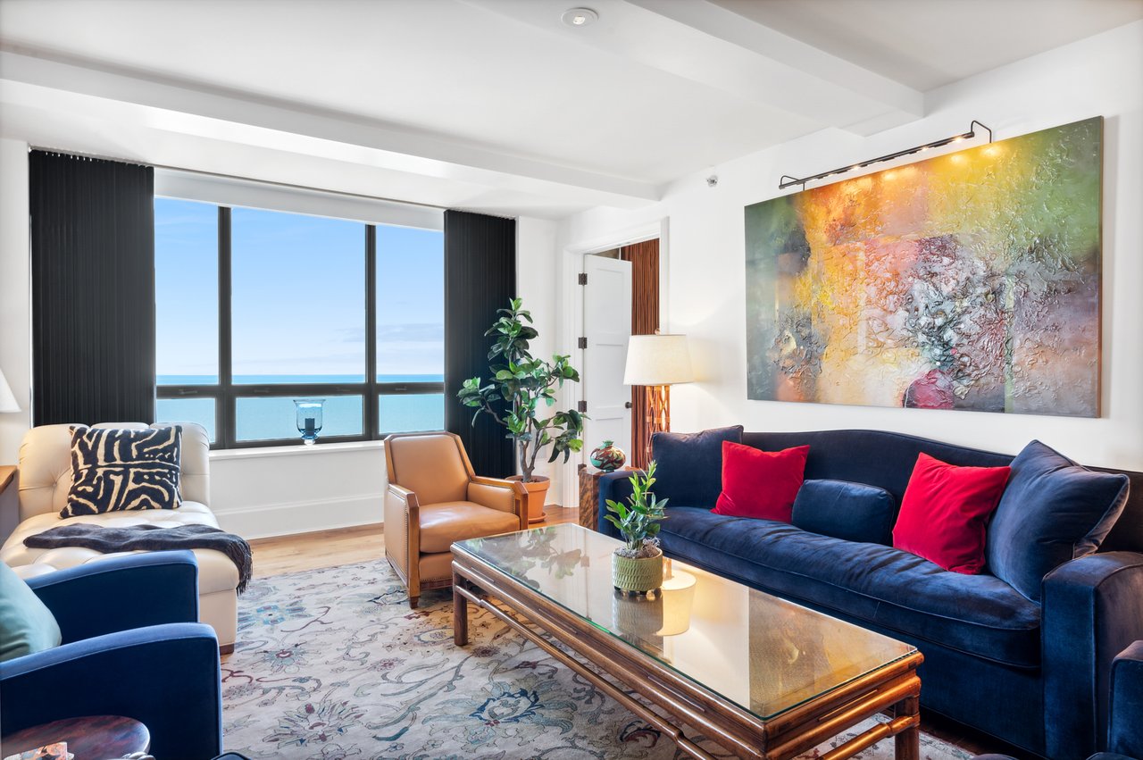 180 East Pearson Unit: 5902