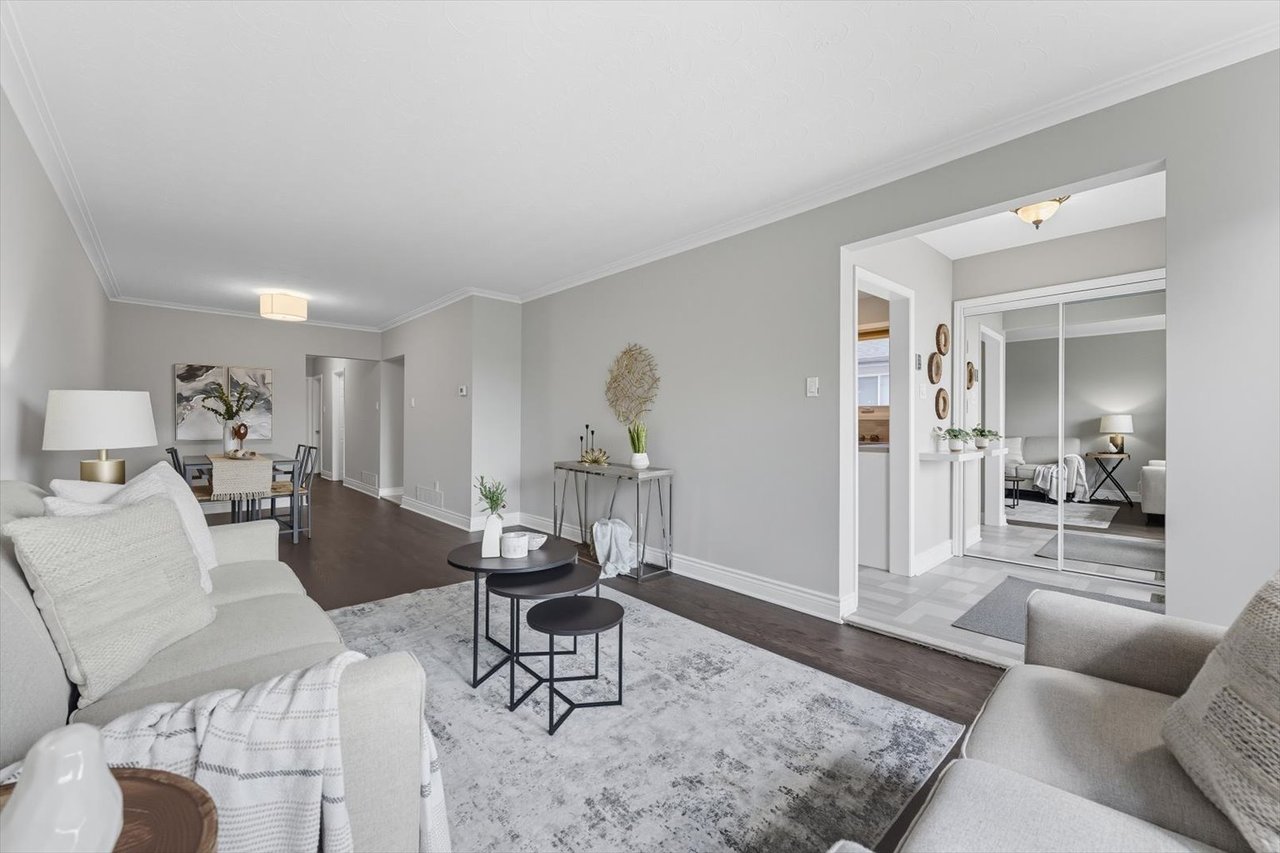 1624 Coram Cres